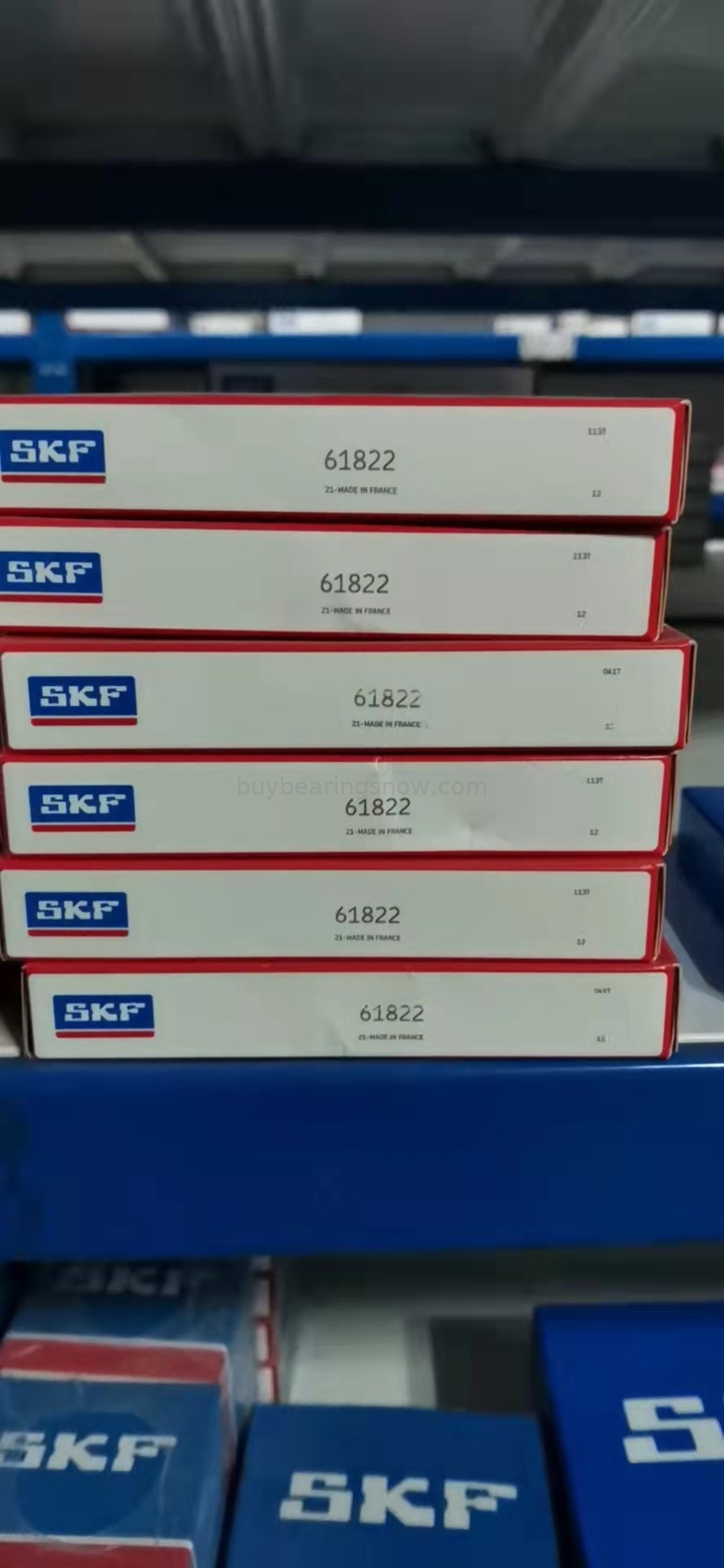 61822